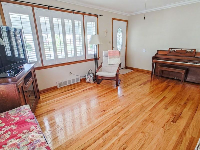 237 W Hopewell Drive , Struthers, OH 44471 Photo 3