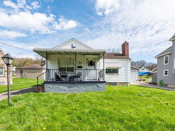 436 W Wood Street , Lowellville, OH 44436