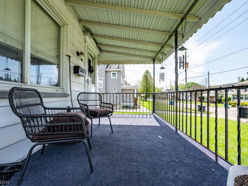 436 W Wood Street, Lowellville, OH 44436 Photo 2