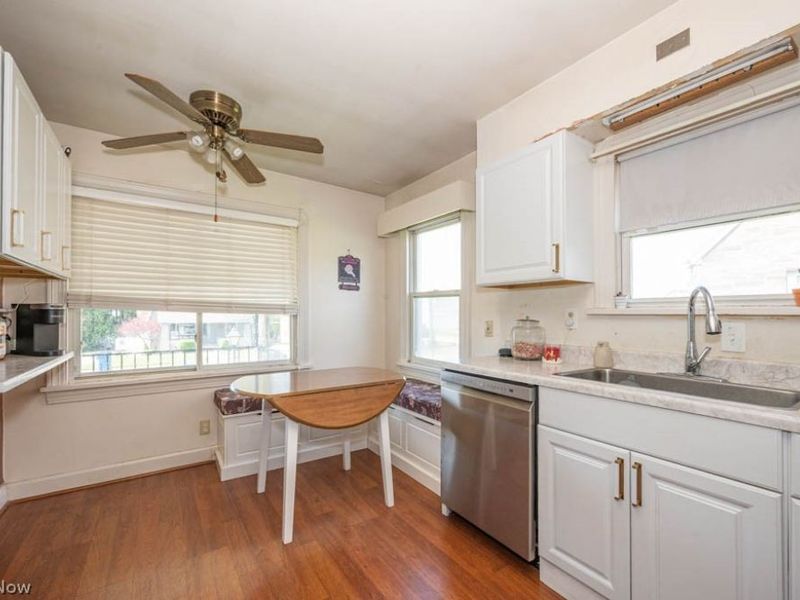 436 W Wood Street, Lowellville, OH 44436 Photo 4