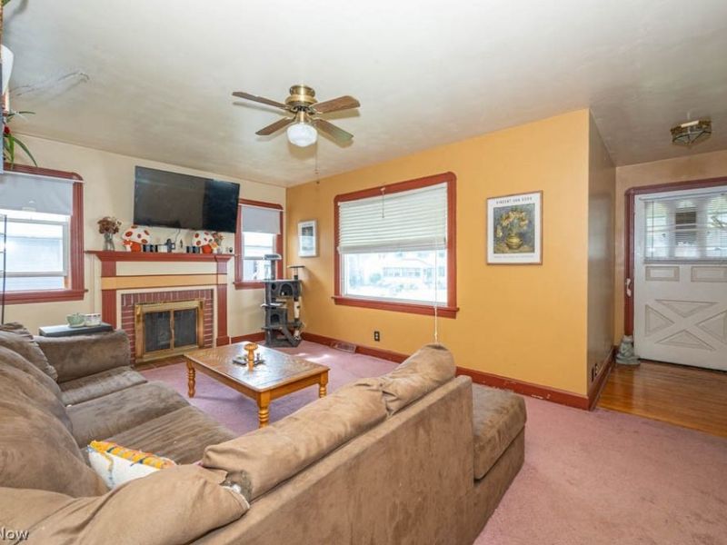 436 W Wood Street, Lowellville, OH 44436 Photo 9