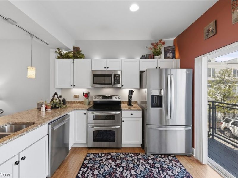 7306 Marina Court, Cleveland, OH 44102 Photo 14