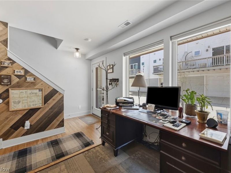 7306 Marina Court, Cleveland, OH 44102 Photo 4