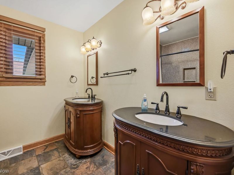 444 Grandview Avenue SE, Hubbard, OH 44425 Photo 33
