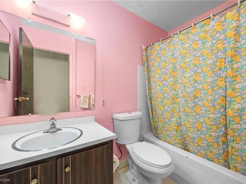 16375 Heather Lane, Unit F104, Middleburg Heights, OH 44130 Photo 16