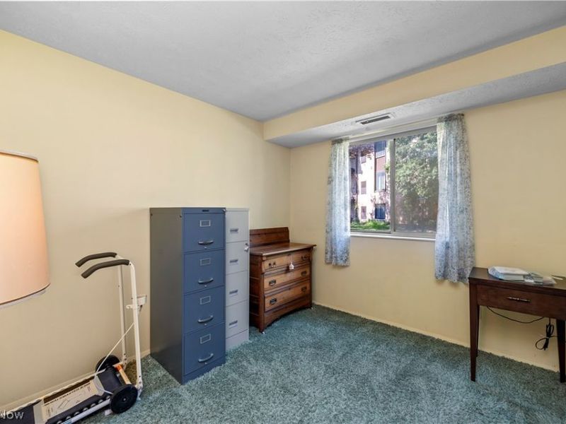 16375 Heather Lane, Unit F104, Middleburg Heights, OH 44130 Photo 17