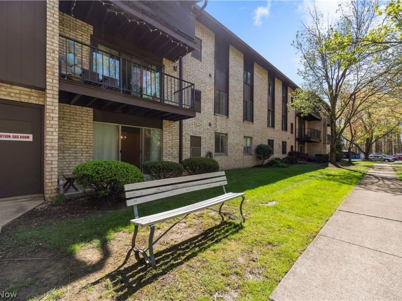 16375 Heather Lane, Unit F104, Middleburg Heights, OH 44130 Photo 29