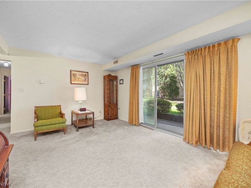 16375 Heather Lane, Unit F104, Middleburg Heights, OH 44130 Photo 3
