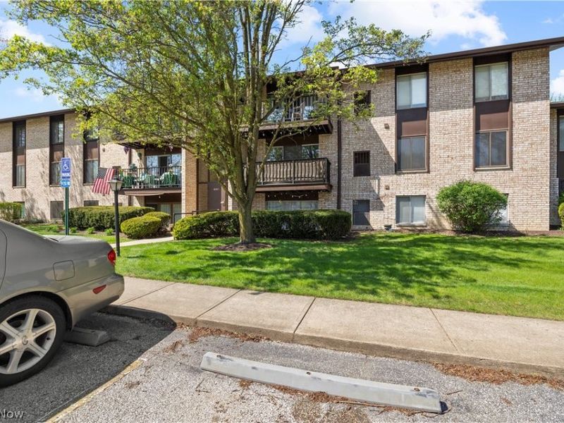 16375 Heather Lane, Unit F104, Middleburg Heights, OH 44130 Photo 31