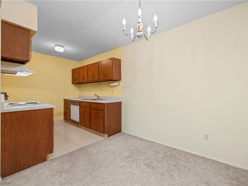 16375 Heather Lane, Unit F104, Middleburg Heights, OH 44130 Photo 6