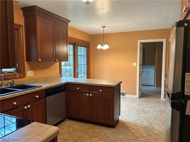 21570 Erie Road, Rocky River, OH 44116 Photo 3