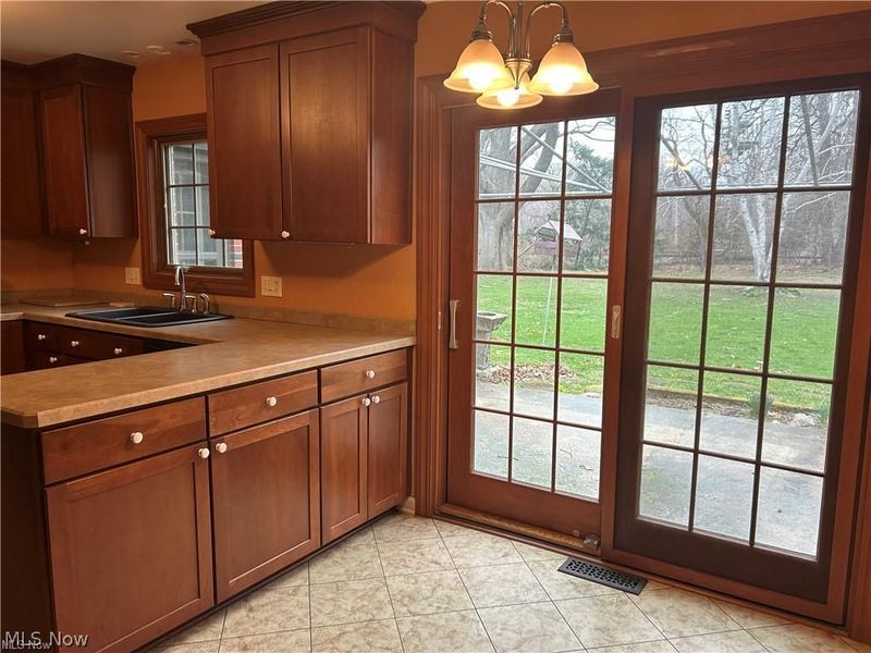 21570 Erie Road, Rocky River, OH 44116 Photo 6