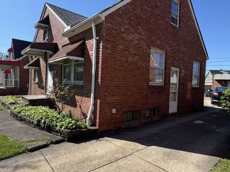 13426 Gilmore Avenue, Cleveland, OH 44135 Photo 2