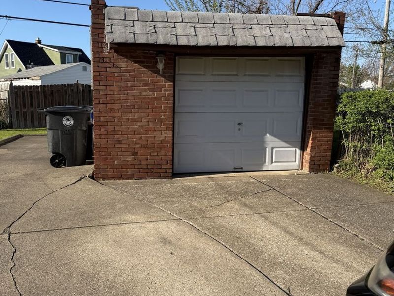 13426 Gilmore Avenue, Cleveland, OH 44135 Photo 23
