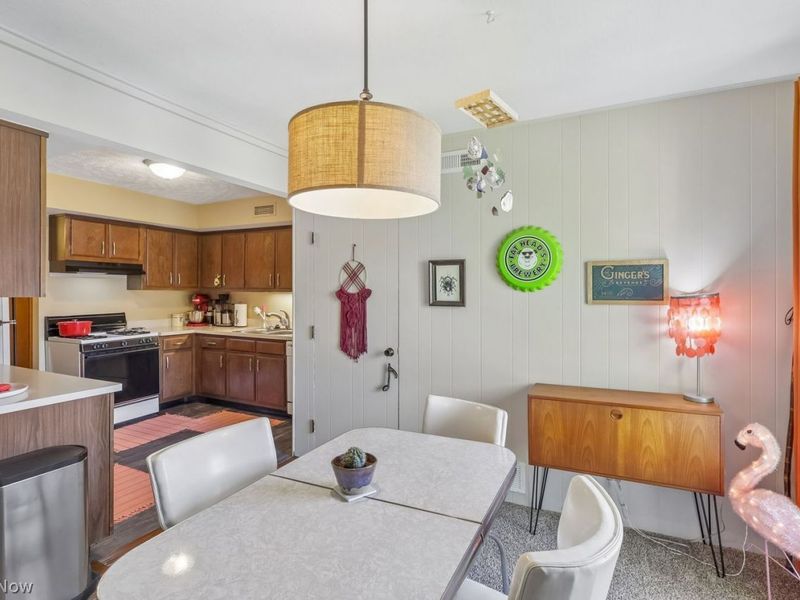 6290 Greenwood, Unit 206, Sagamore Hills, OH 44067 Photo 6