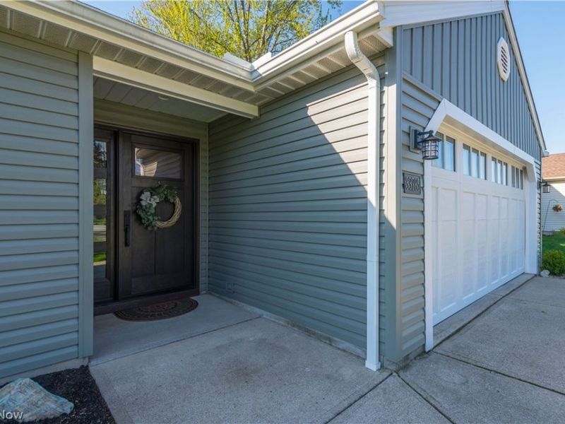 33785 Lake Road, Avon Lake, OH 44012 Photo 2