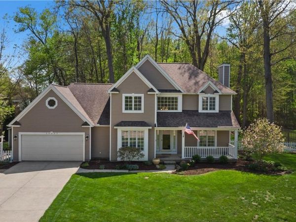 35295 Livingston Drive , Avon, OH 44011