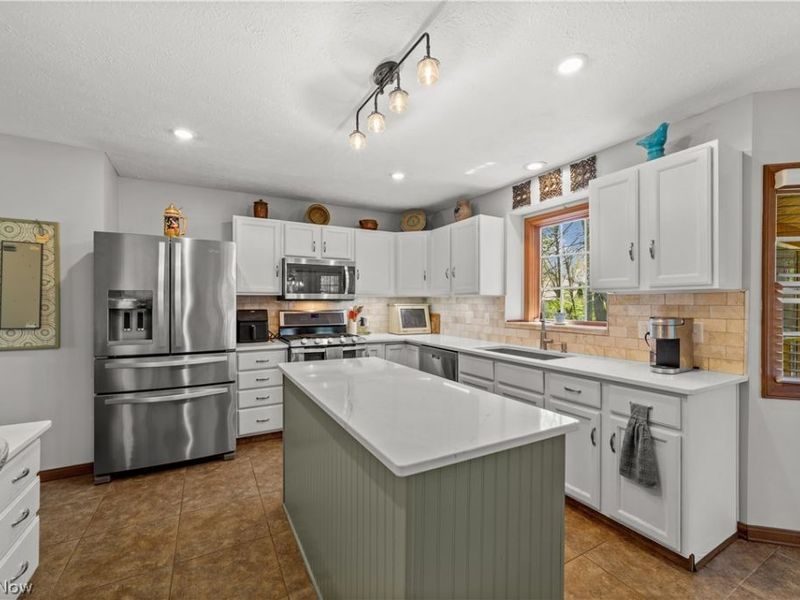35295 Livingston Drive, Avon, OH 44011 Photo 13
