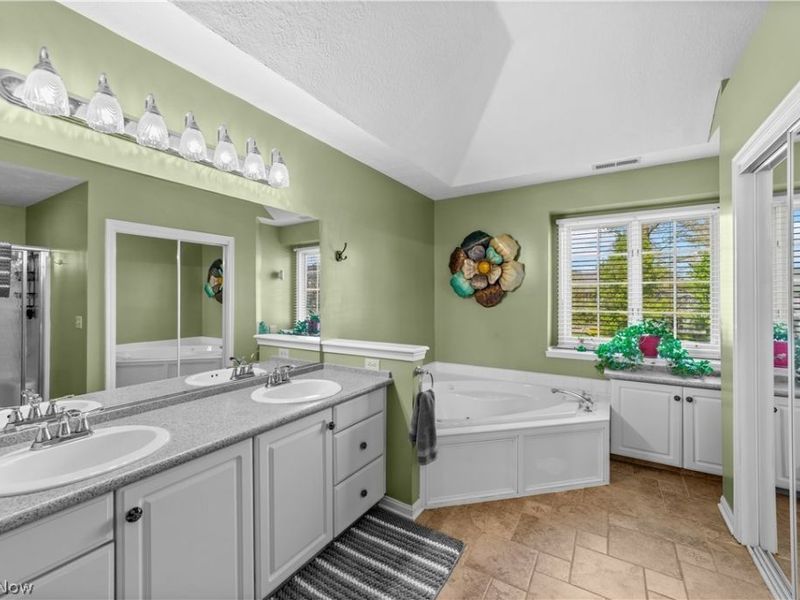 35295 Livingston Drive, Avon, OH 44011 Photo 24