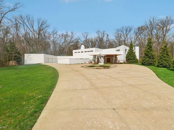 1081 Aspenwood Road , Akron, OH 44333