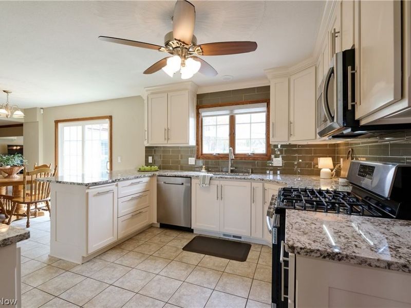 361 Crestview Drive, Elyria, OH 44035 Photo 10