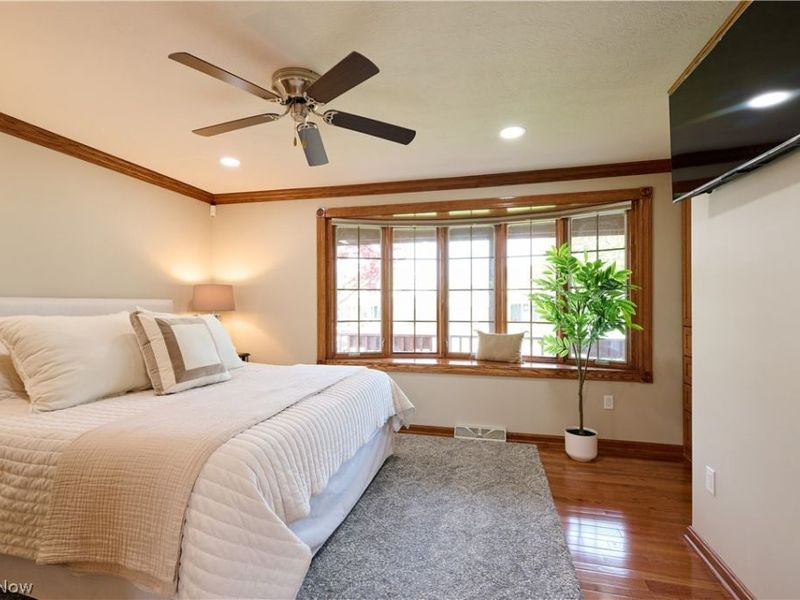 361 Crestview Drive, Elyria, OH 44035 Photo 12