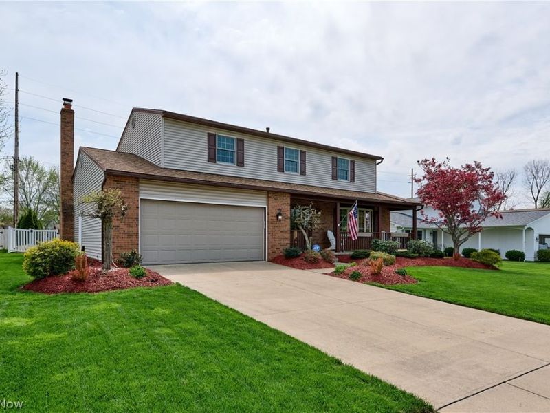 361 Crestview Drive, Elyria, OH 44035 Photo 2