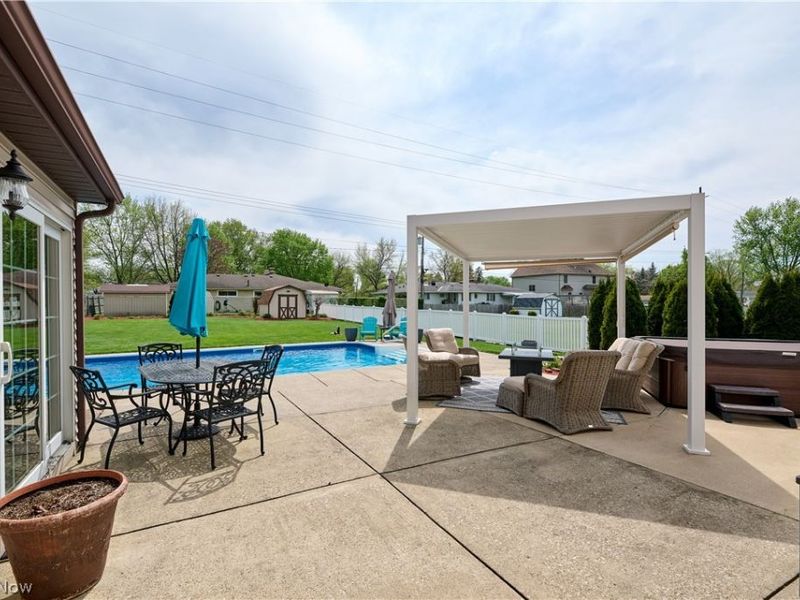 361 Crestview Drive, Elyria, OH 44035 Photo 34