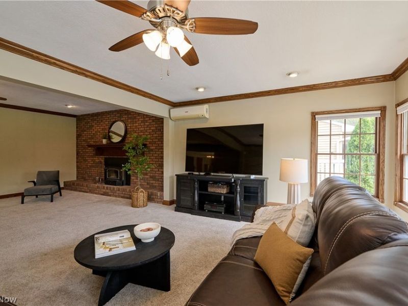 361 Crestview Drive, Elyria, OH 44035 Photo 8