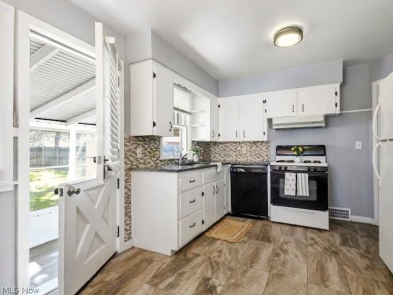 7027 Amherst Avenue , Youngstown, OH 44512 Photo 2