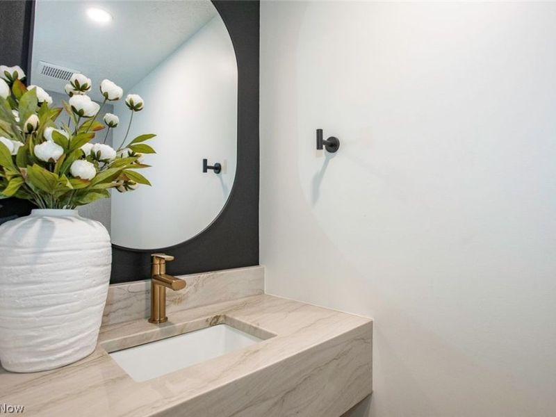 36267 Lands Ends Drive, North Ridgeville, OH 44039 Photo 11