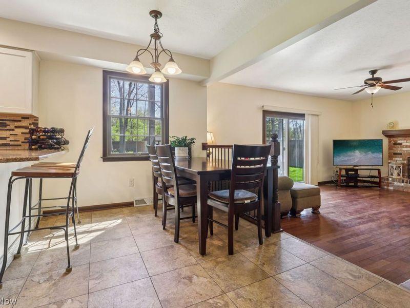 8461 Glenbrook Drive, Olmsted Township, OH 44138 Photo 19