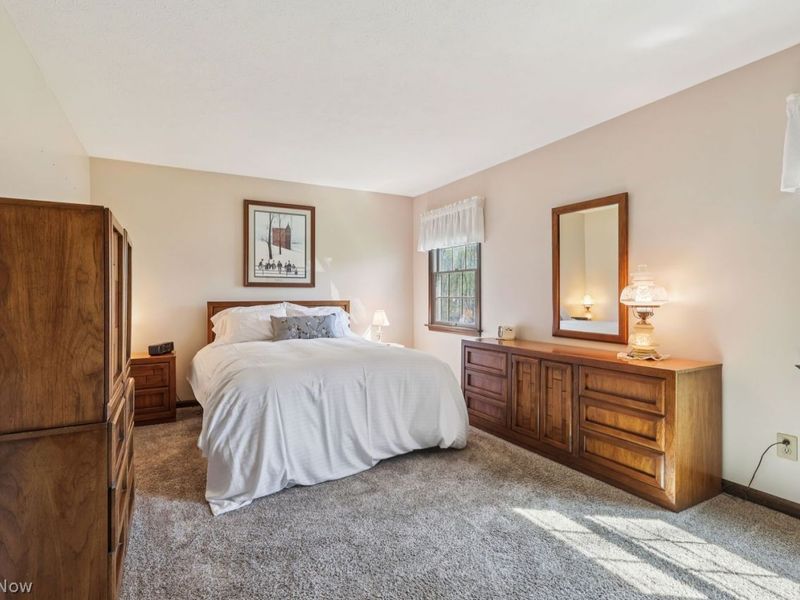 8461 Glenbrook Drive, Olmsted Township, OH 44138 Photo 23