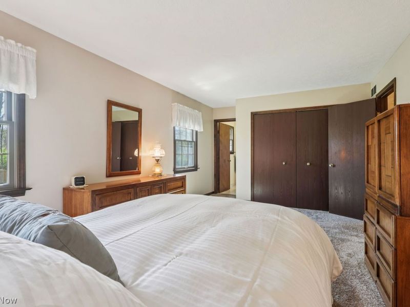 8461 Glenbrook Drive, Olmsted Township, OH 44138 Photo 24