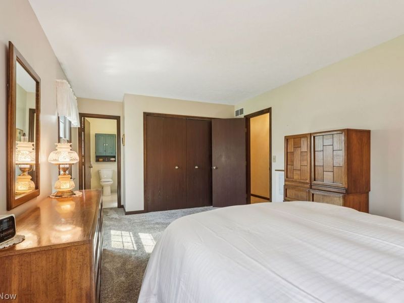 8461 Glenbrook Drive, Olmsted Township, OH 44138 Photo 25