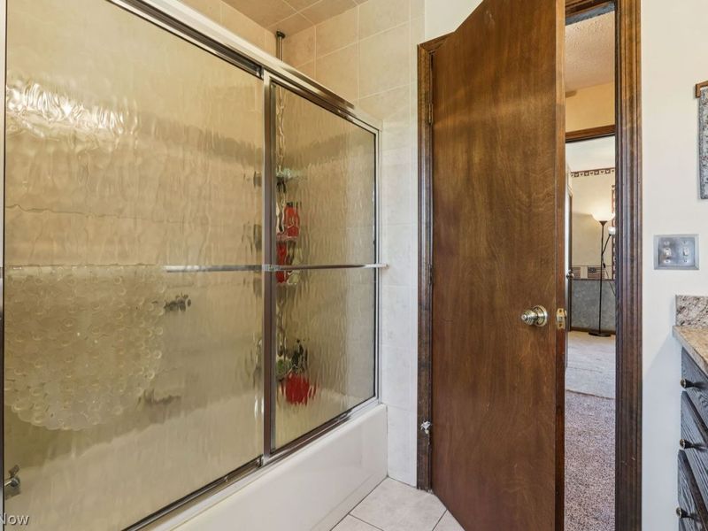 8461 Glenbrook Drive, Olmsted Township, OH 44138 Photo 26