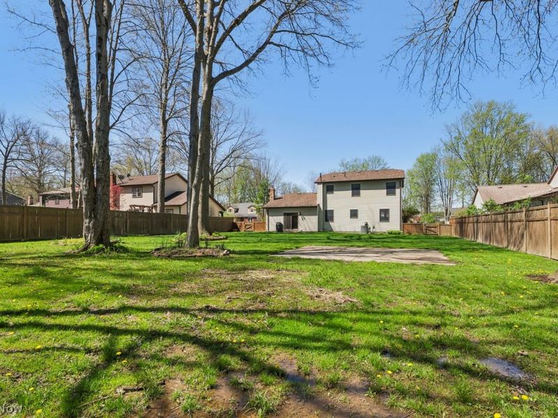 8461 Glenbrook Drive, Olmsted Township, OH 44138 Photo 36