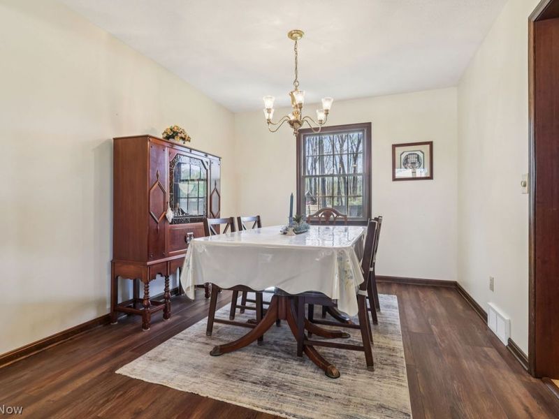 8461 Glenbrook Drive, Olmsted Township, OH 44138 Photo 6