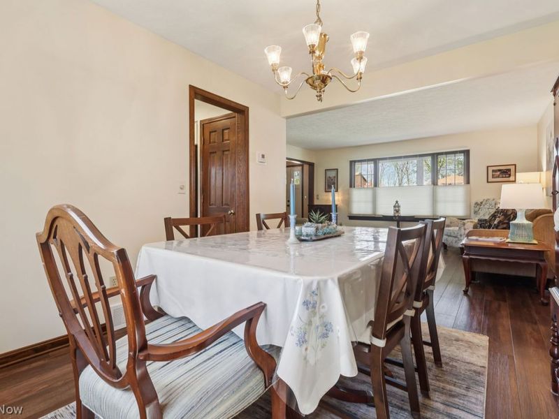 8461 Glenbrook Drive, Olmsted Township, OH 44138 Photo 7