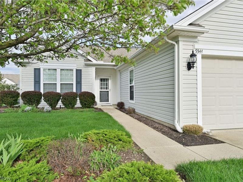 9344 Asbury Lane, North Ridgeville, OH 44039 Photo 2