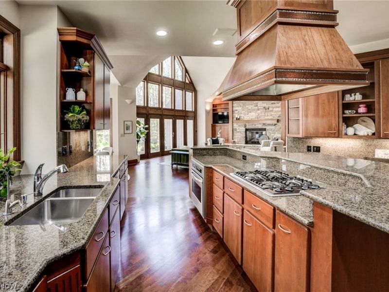 15750 N Ridge Drive, Novelty, OH 44072 Photo 16