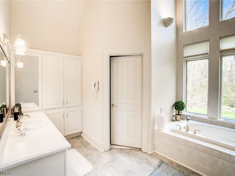 15750 N Ridge Drive, Novelty, OH 44072 Photo 31