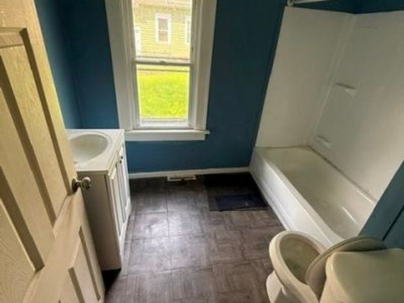 6815 Lawn Avenue, Cleveland, OH 44102 Photo 13