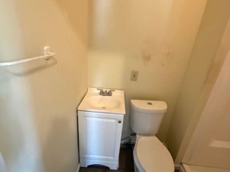 6815 Lawn Avenue, Cleveland, OH 44102 Photo 3