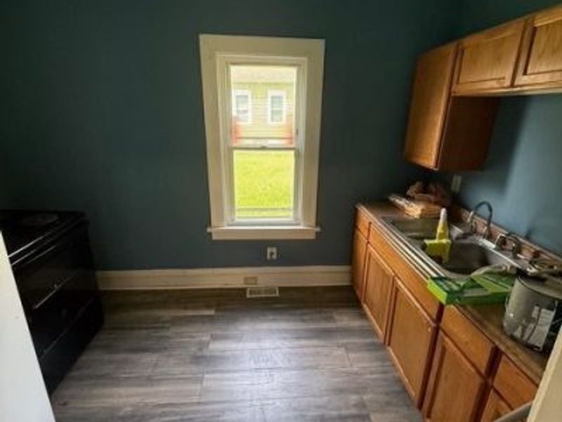 6815 Lawn Avenue, Cleveland, OH 44102 Photo 5