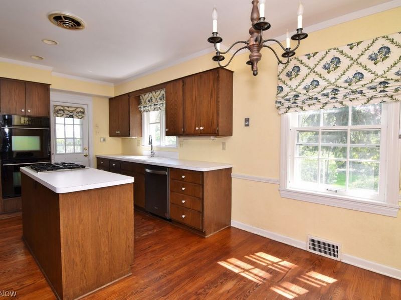 23500 Stanford Road, Shaker Heights, OH 44122 Photo 11