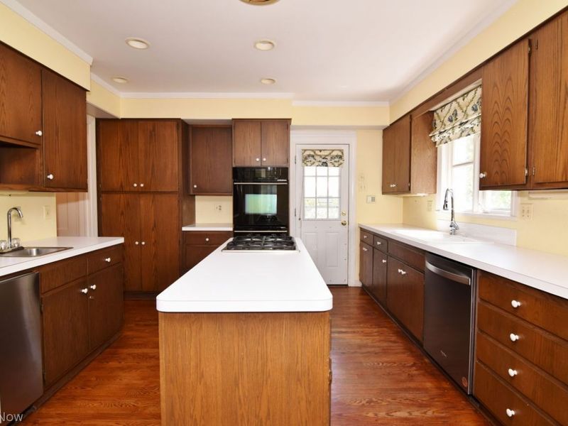 23500 Stanford Road, Shaker Heights, OH 44122 Photo 12