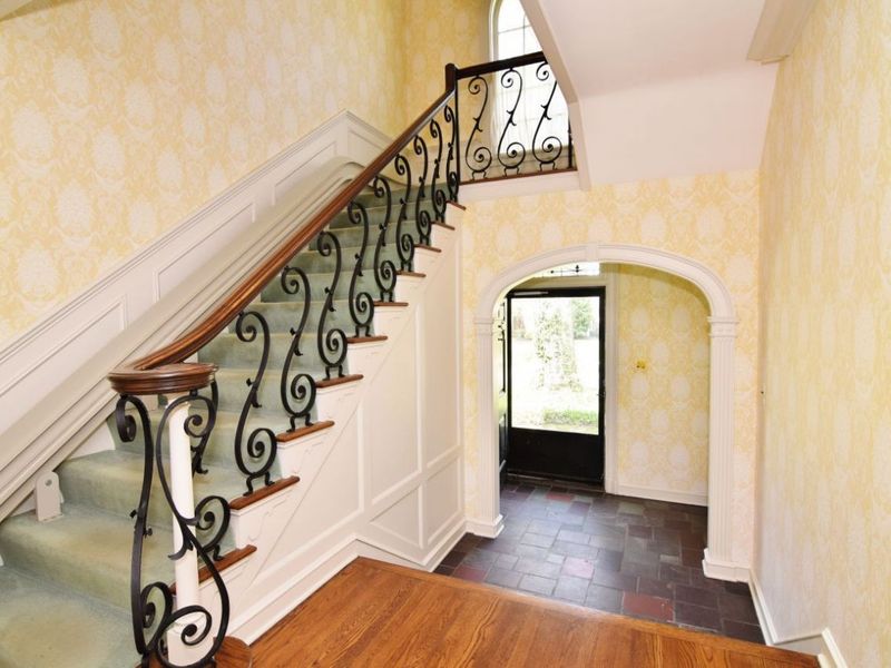 23500 Stanford Road, Shaker Heights, OH 44122 Photo 3