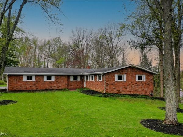9610 Pekin Road , Novelty, OH 44072