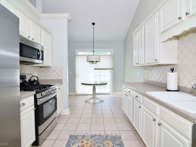 441 Rosebury Court, Mayfield Heights, OH 44124 Photo 11